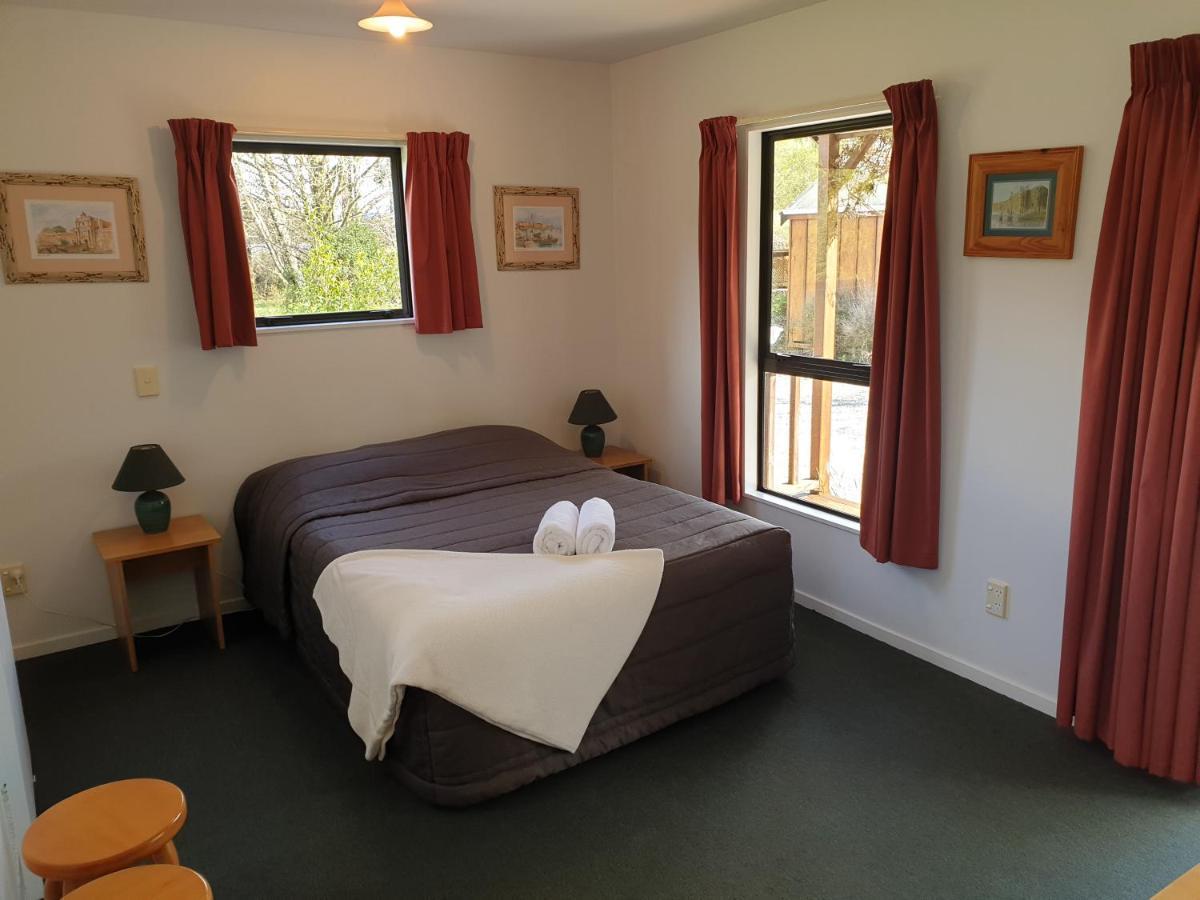 Lake Brunner Country Motel & Holiday Park Moana Екстер'єр фото