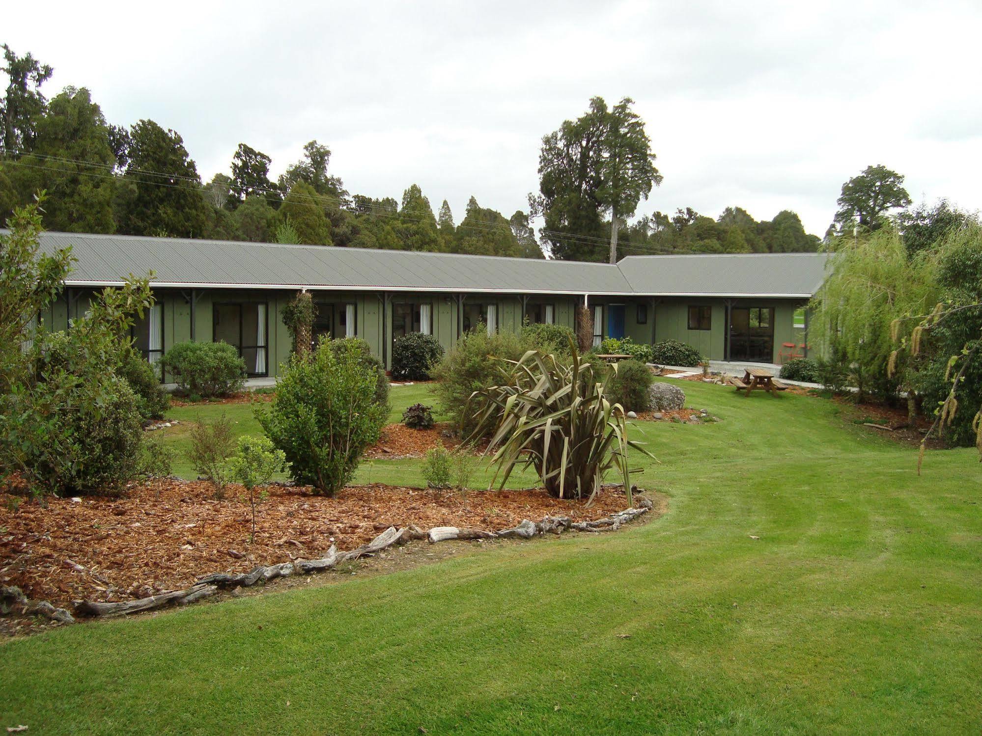 Lake Brunner Country Motel & Holiday Park Moana Екстер'єр фото