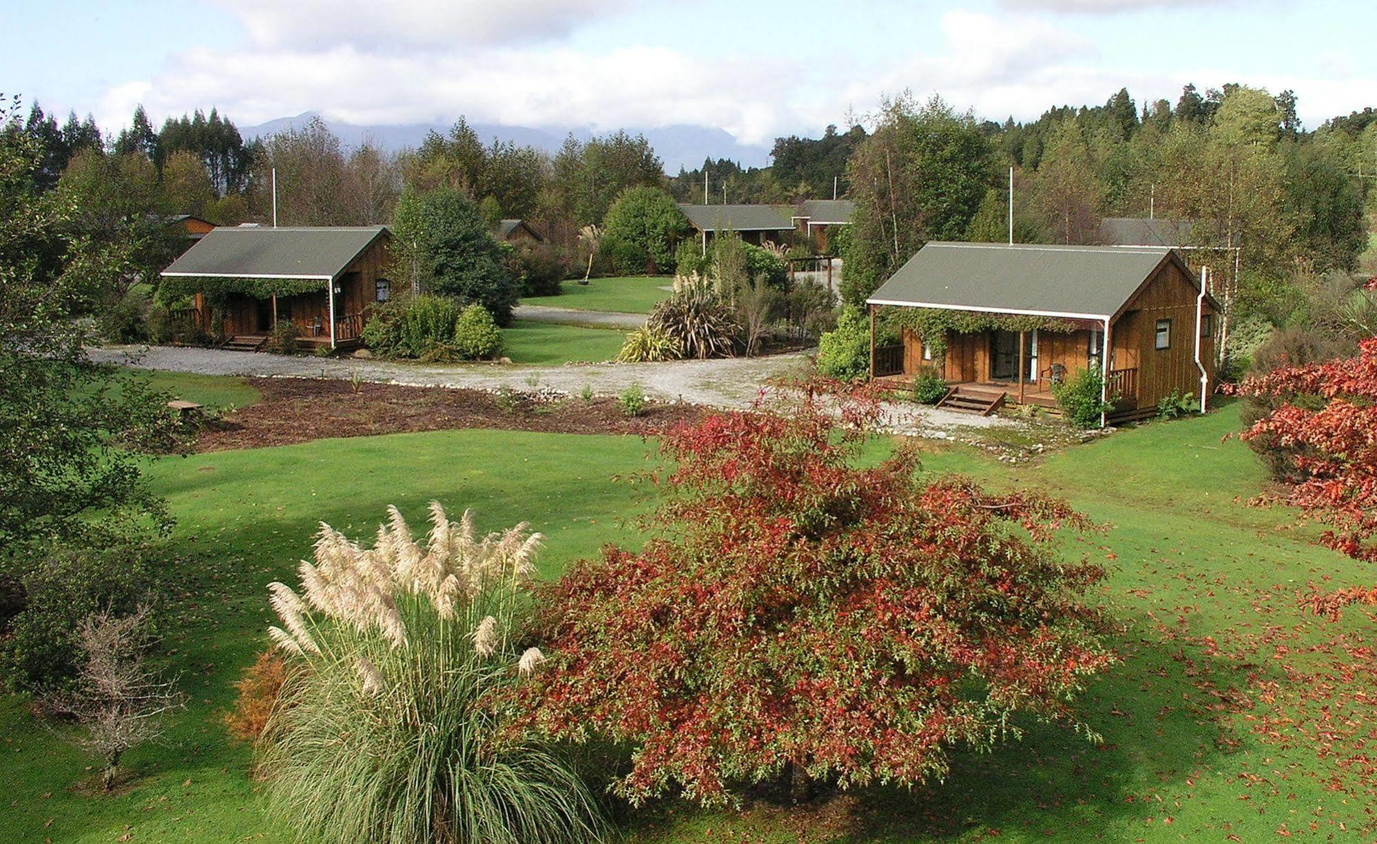 Lake Brunner Country Motel & Holiday Park Moana Екстер'єр фото
