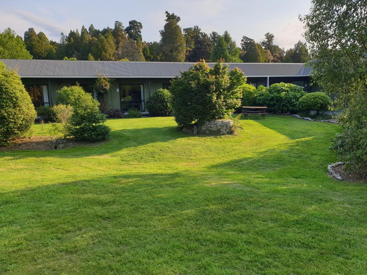 Lake Brunner Country Motel & Holiday Park Moana Екстер'єр фото