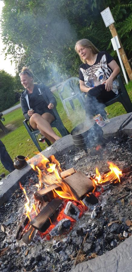 Lake Brunner Country Motel & Holiday Park Moana Екстер'єр фото